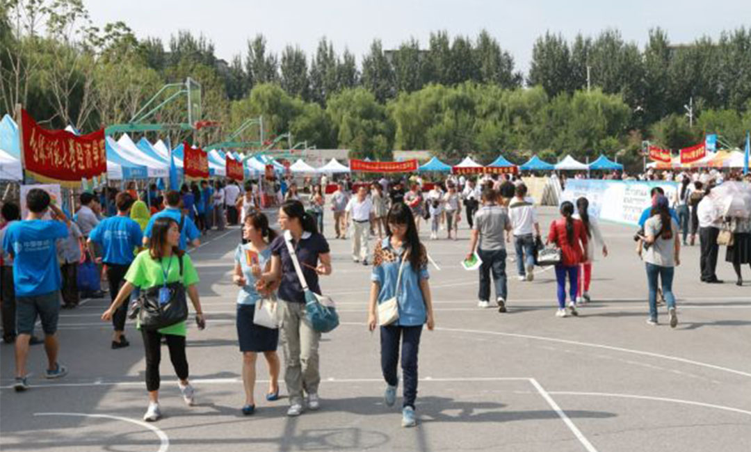 长宁汇华学院新生招商活动策划